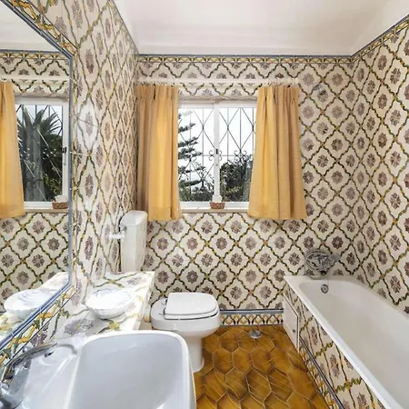 Luxury Lagos - 5 Bedrooms - Private Pool & Tennis Court - Lagos Quinta - Algarve Villa Luz